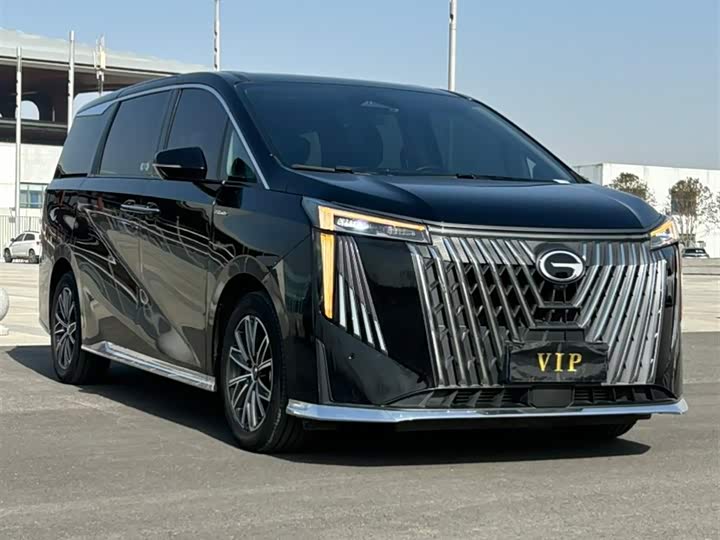 Фото 1 - GAC Trumpchi M8