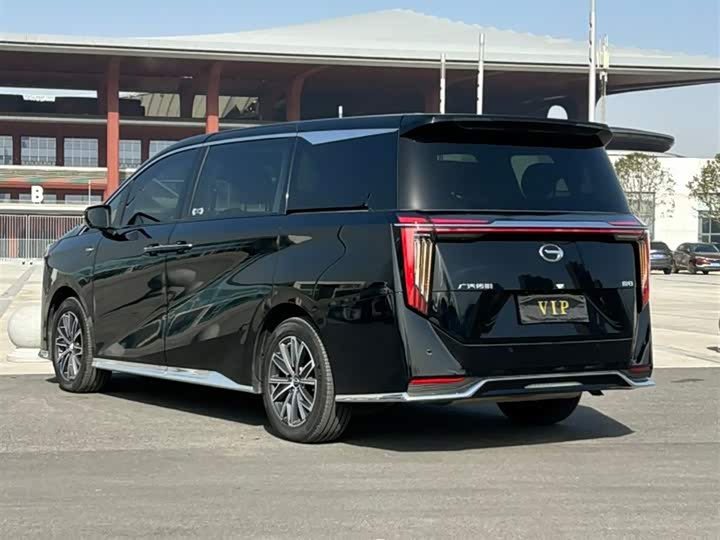 Фото 7 - GAC Trumpchi M8