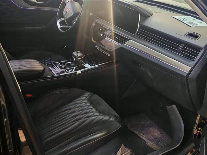 Фото 8 - Hongqi HS5