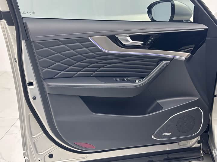 Фото 9 - Hongqi HS5