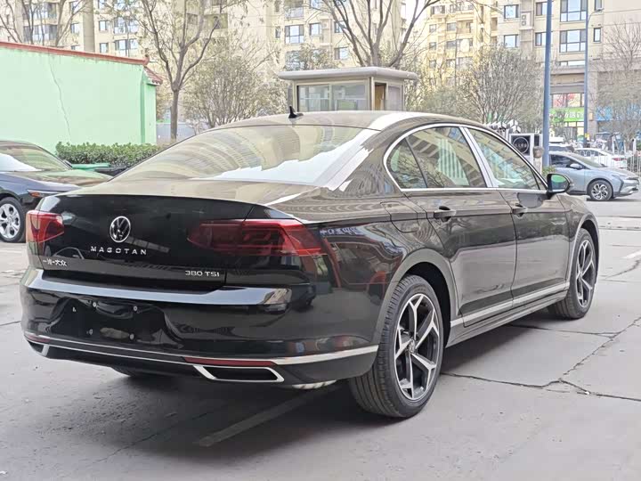 Фото 7 - Volkswagen Magotan