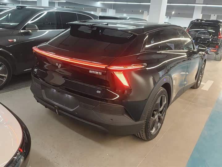 Фото 3 - Geely Jiyue 01