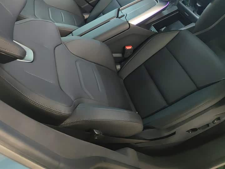 Фото 8 - Geely Jiyue 01