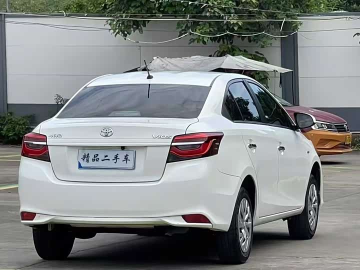 Фото 7 - Toyota Vios