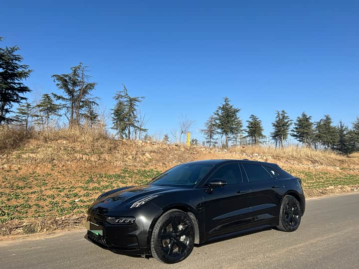 Фото 1 - Zeekr 001