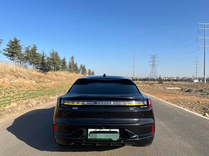 Фото 4 - Zeekr 001