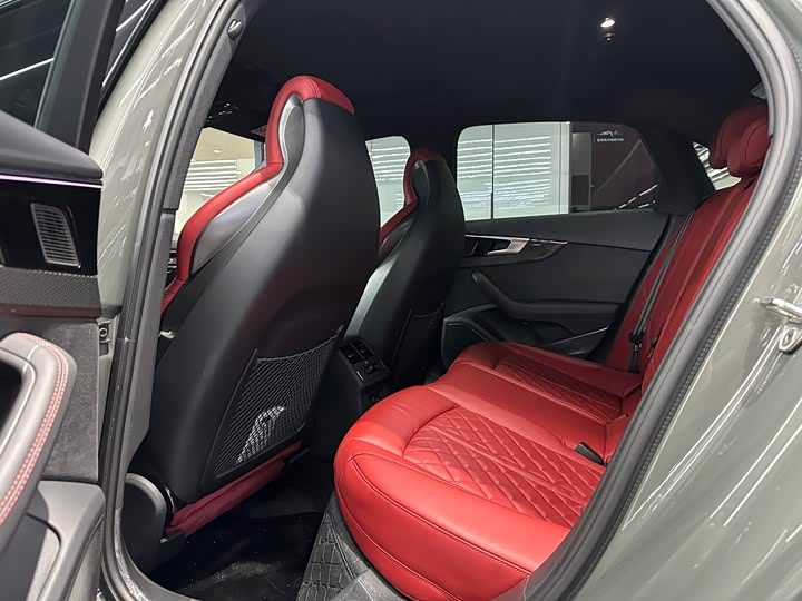 Фото 8 - Audi S4