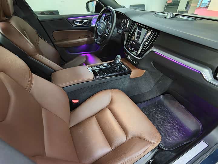 Фото 8 - Volvo S60 Hybrid