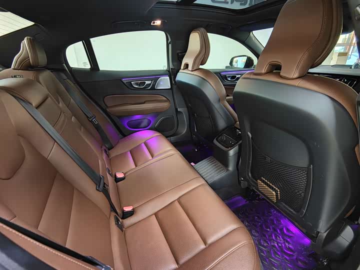 Фото 9 - Volvo S60 Hybrid