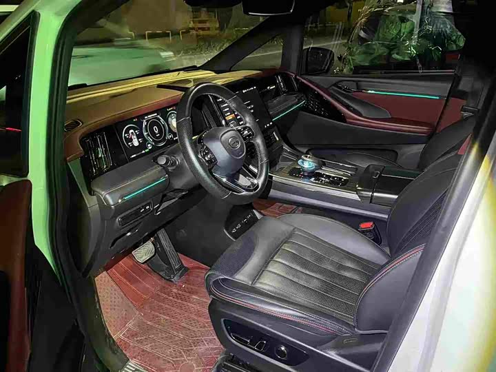 Фото 3 - GAC Trumpchi M8