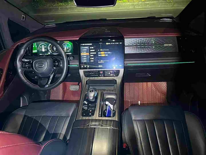 Фото 4 - GAC Trumpchi M8