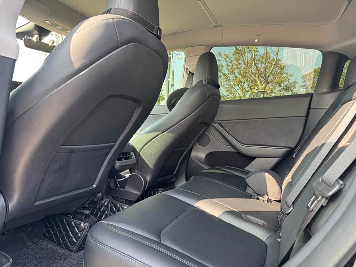 Фото 6 - Tesla Model Y