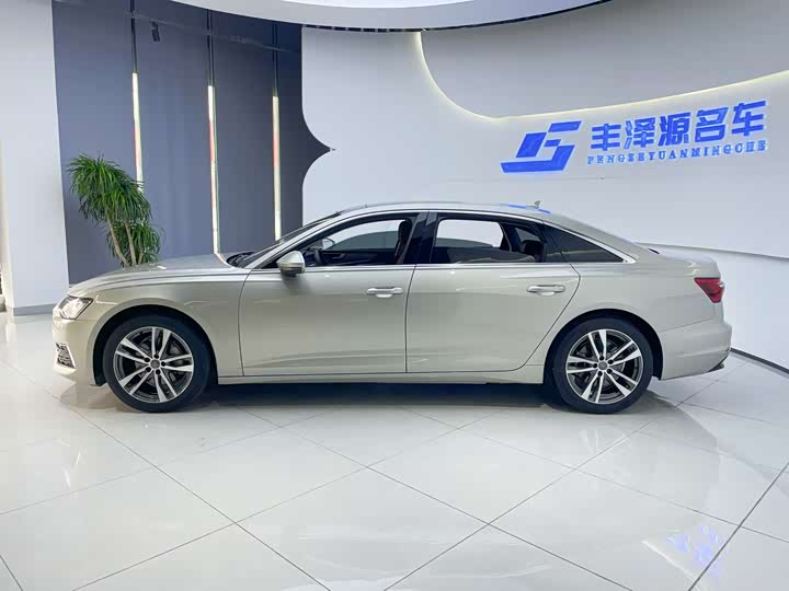 Фото 2 - Audi A6L