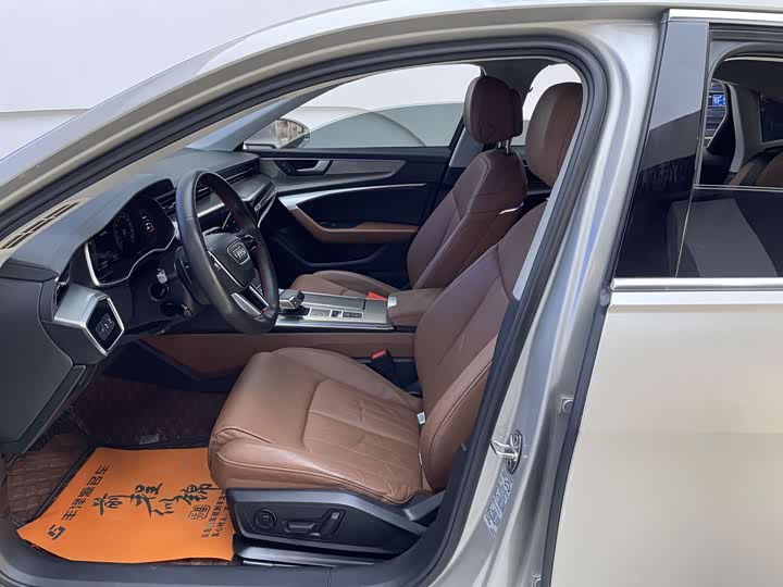 Фото 7 - Audi A6L