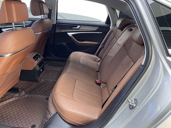 Фото 8 - Audi A6L