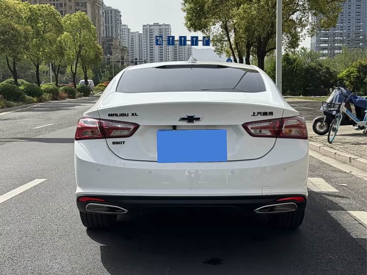 Фото 4 - Chevrolet Malibu XL