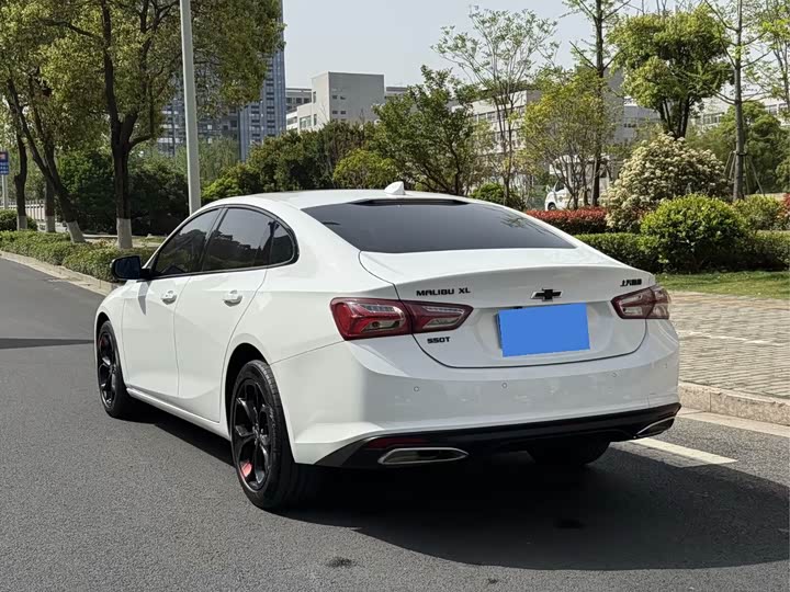 Фото 6 - Chevrolet Malibu XL