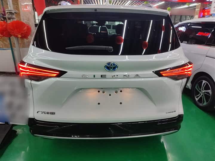 Фото 6 - Toyota Sienna