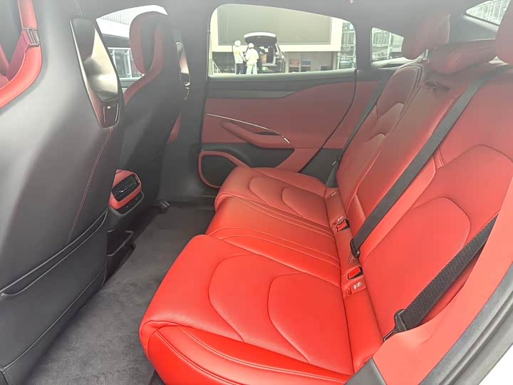 Фото 9 - Xiaomi SU7