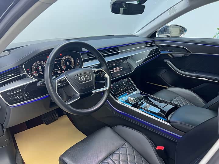 Фото 4 - Audi A8