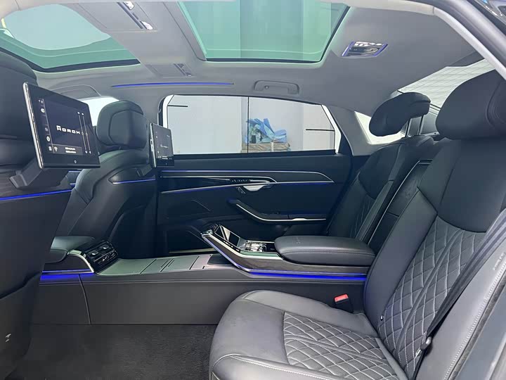 Фото 9 - Audi A8