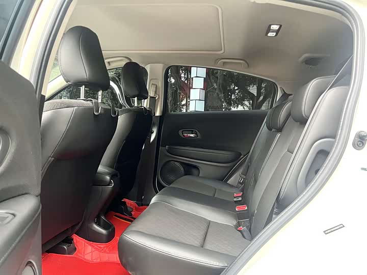 Фото 7 - Honda Vezel