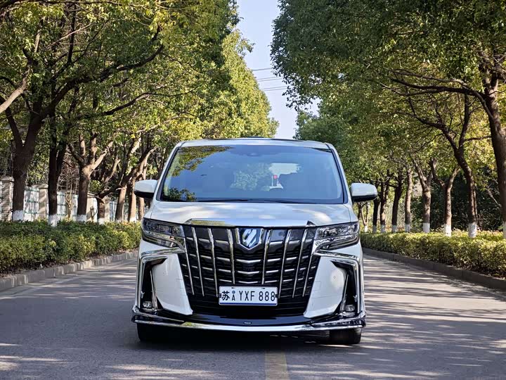 Фото 2 - Toyota Alphard