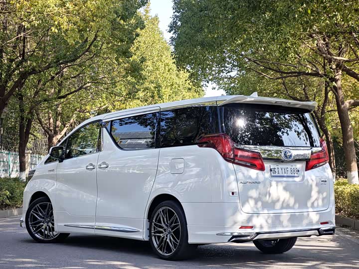 Фото 5 - Toyota Alphard