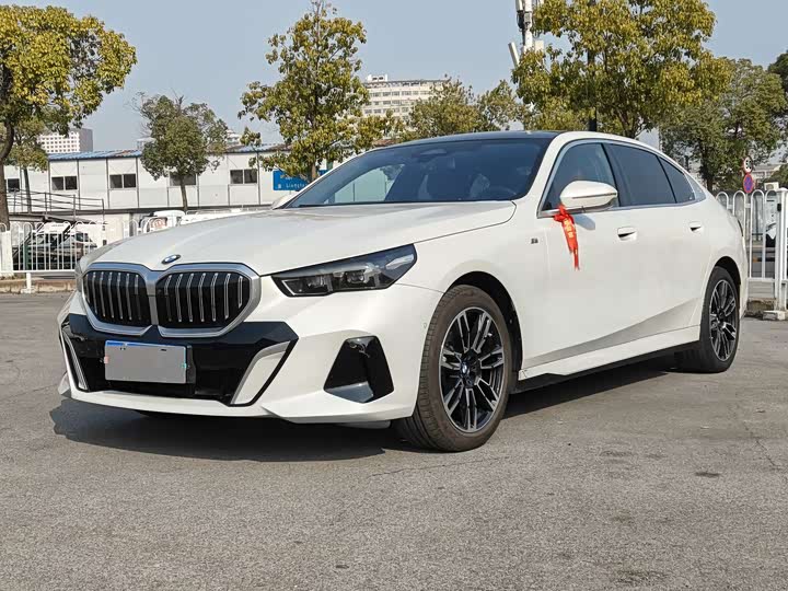 Фото 1 - BMW 5 Series