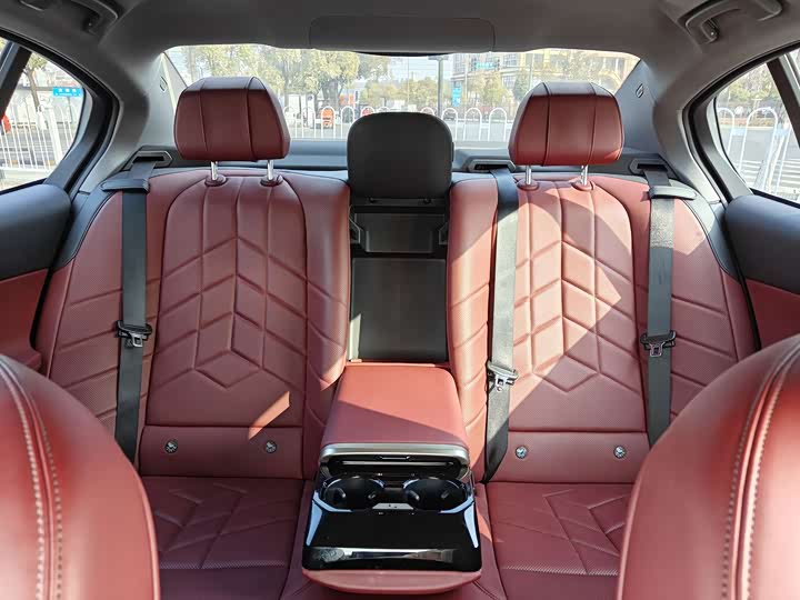 Фото 8 - BMW 5 Series