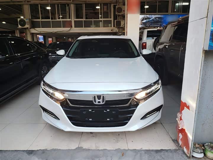 Фото 3 - Honda Accord