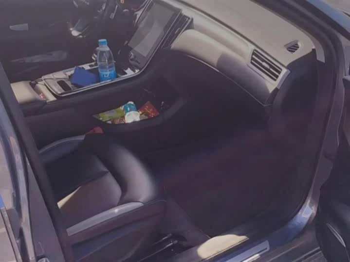 Фото 8 - Roewe i6 Max