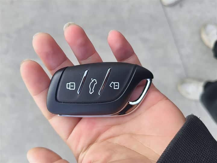 Фото 9 - MG Motor 4 EV