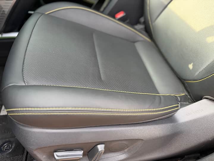 Фото 8 - Toyota bZ5