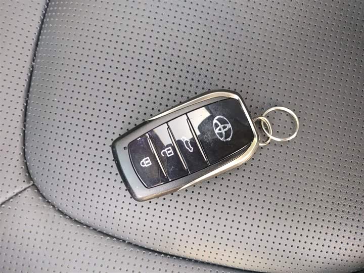 Фото 9 - Toyota Highlander