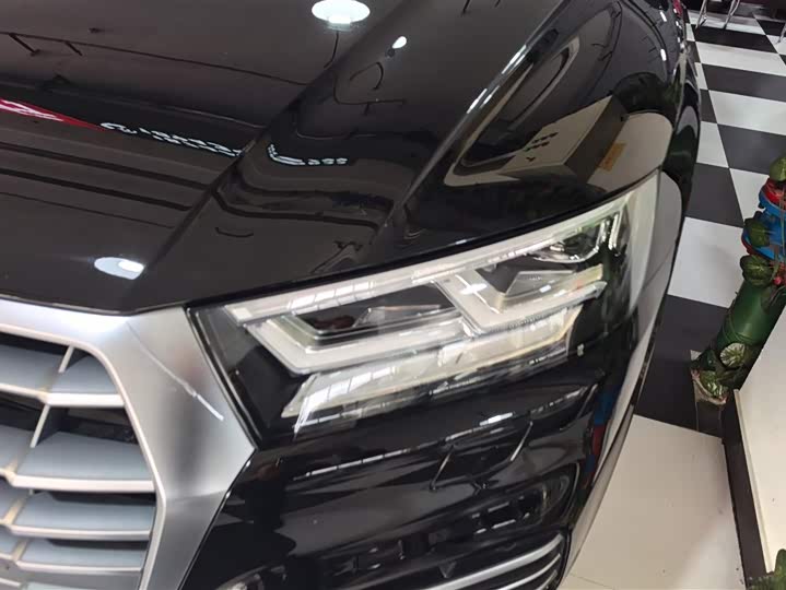 Фото 5 - Audi Q5L