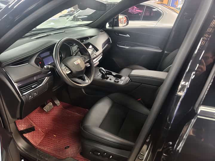 Фото 3 - Cadillac XT4