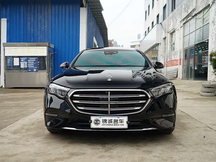 Фото 2 - Mercedes-Benz E-Class