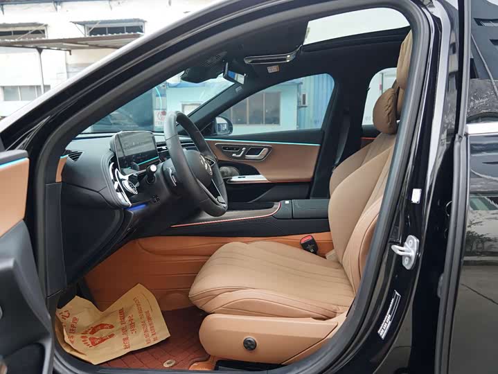 Фото 4 - Mercedes-Benz E-Class