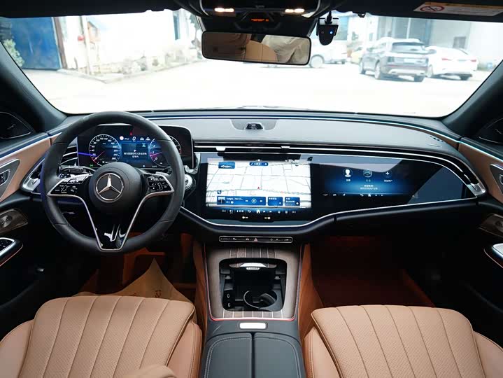 Фото 5 - Mercedes-Benz E-Class