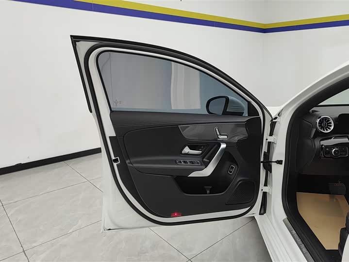 Фото 7 - Mercedes-Benz A-Class