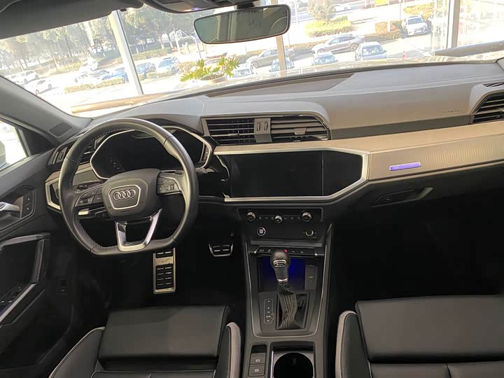 Фото 4 - Audi Q3