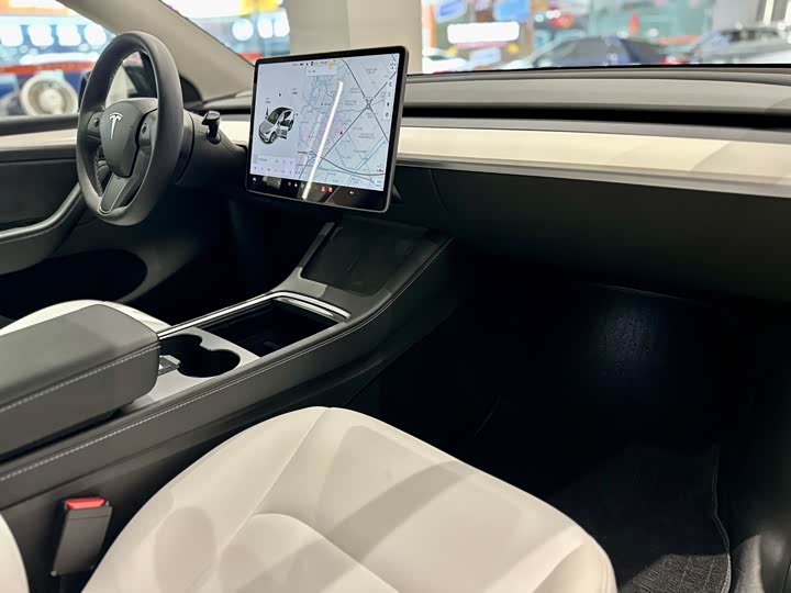 Фото 4 - Tesla Model Y