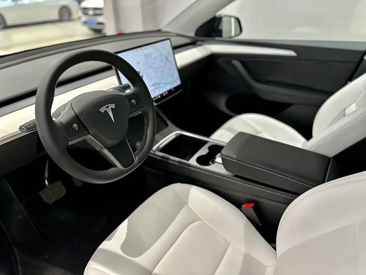 Фото 6 - Tesla Model Y