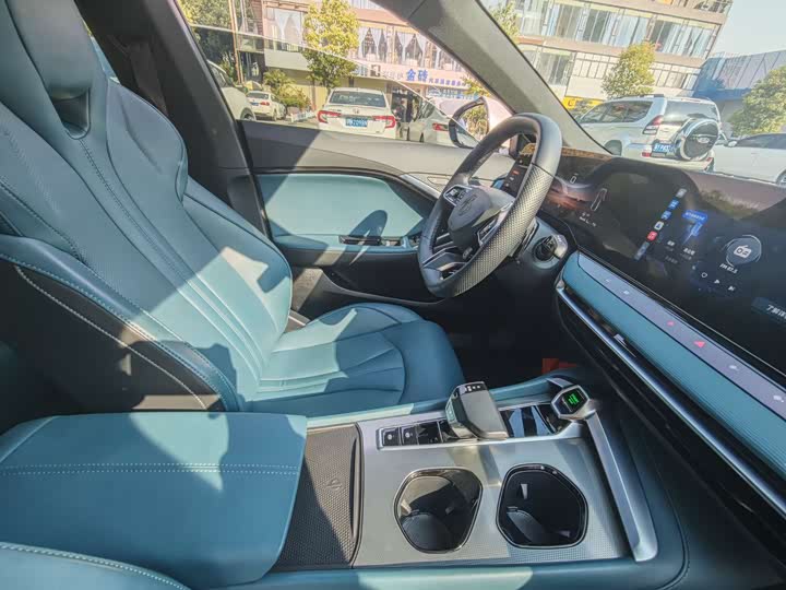 Фото 7 - MG Motor 7