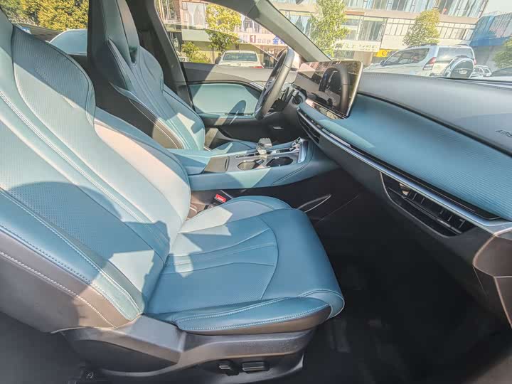 Фото 8 - MG Motor 7