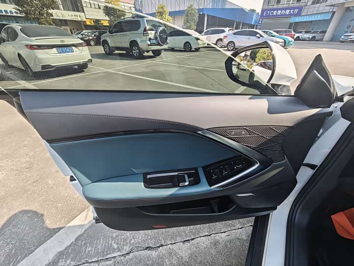 Фото 9 - MG Motor 7