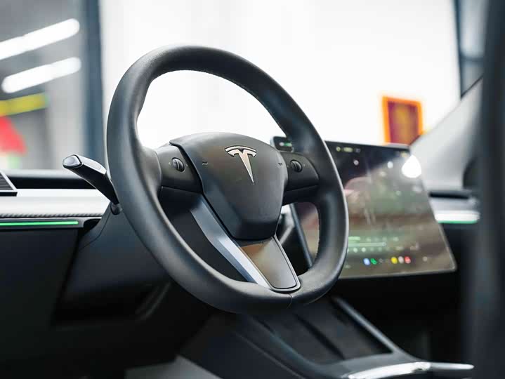 Фото 6 - Tesla Model Y