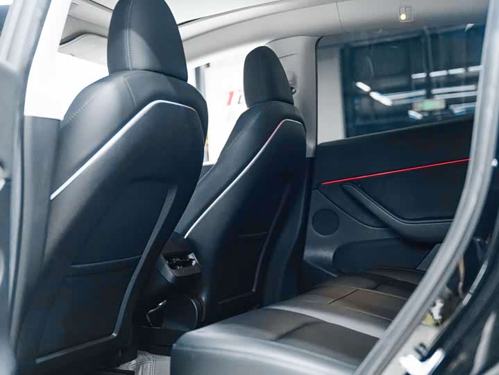 Фото 8 - Tesla Model Y