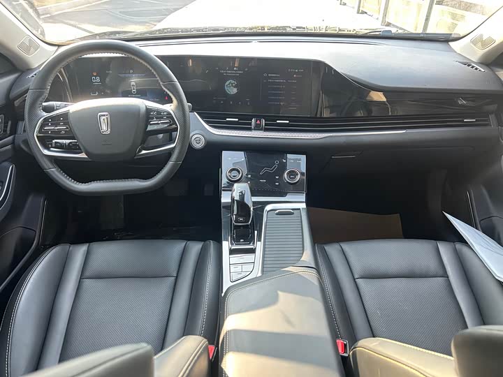 Фото 9 - Bestune B70